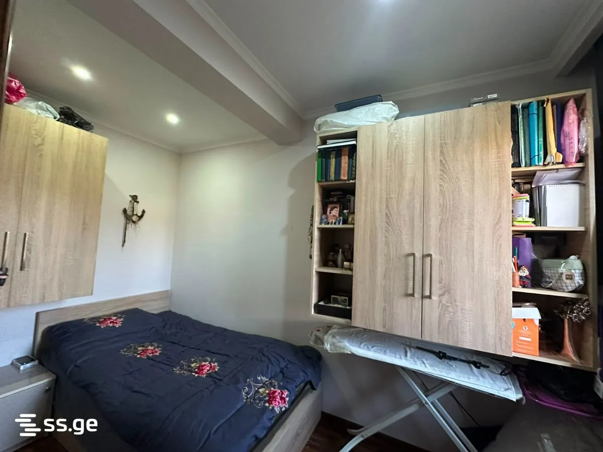 4 room Flat For Rent. Districts of Vazha-Pshavela · 8