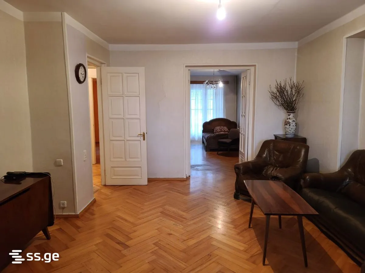 4 room Flat For Sale. Vake · 4
