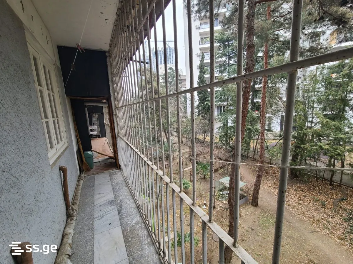 4 room Flat For Sale. Vake · 8