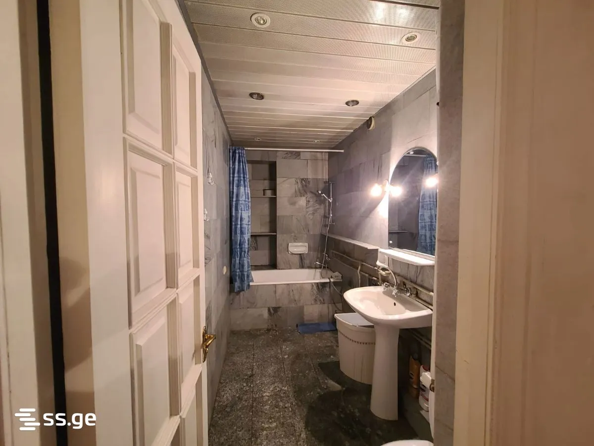 4 room Flat For Sale. Vake · 9