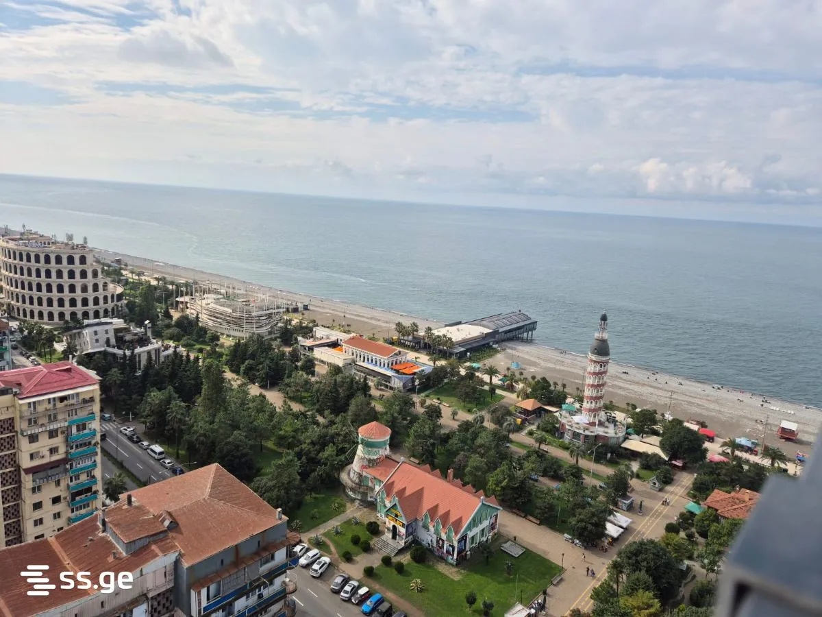 1 room Flat For Sale. Batumi · 4