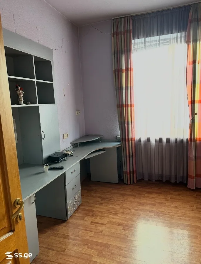 5 room Flat For Sale. Saburtalo · 6/9