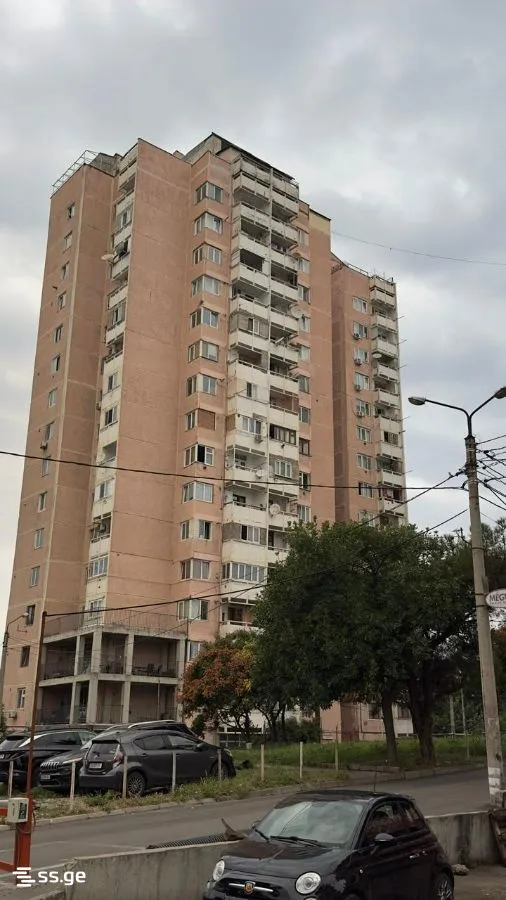 4 room Flat For Sale. Isani · 2