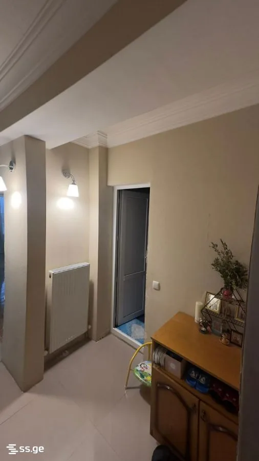 4 room Flat For Sale. Isani · 4/12
