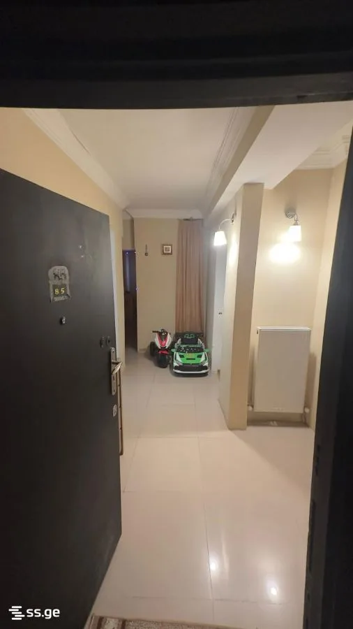 4 room Flat For Sale. Isani · 5/12
