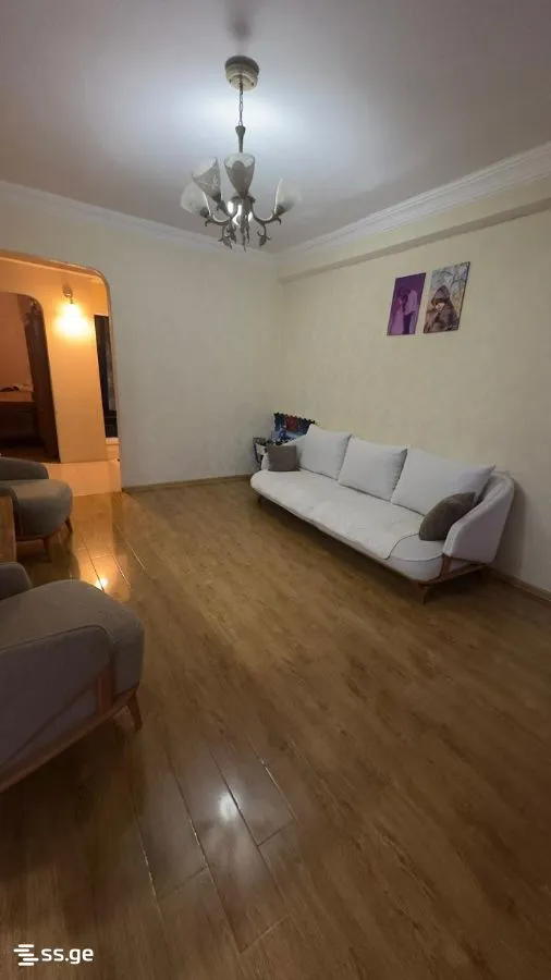 4 room Flat For Sale. Isani · 9