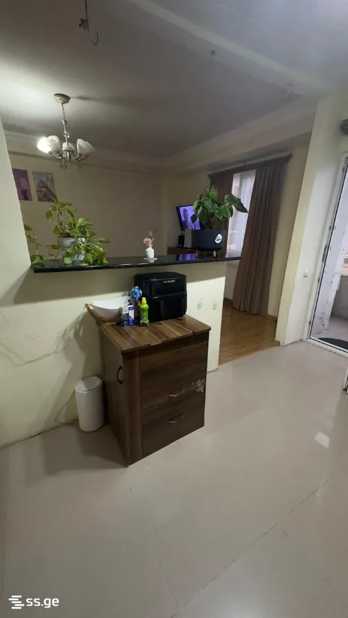 4 room Flat For Sale. Isani · 10/12