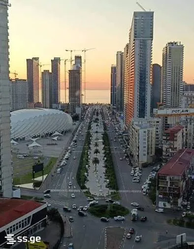 6 room Flat For Sale. Batumi · 4/7