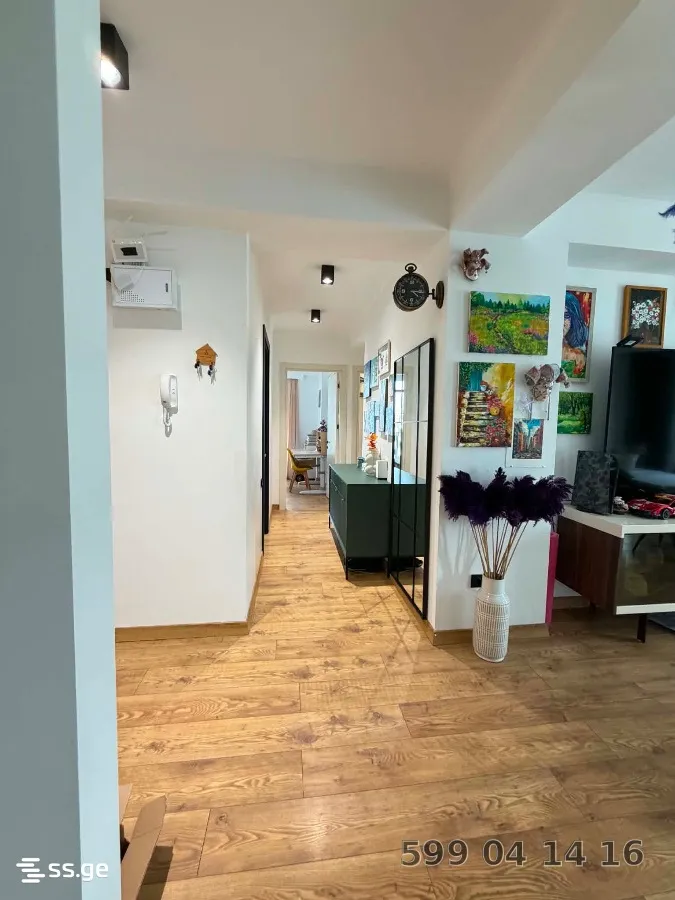 4 room Flat For Sale. Saburtalo · 4