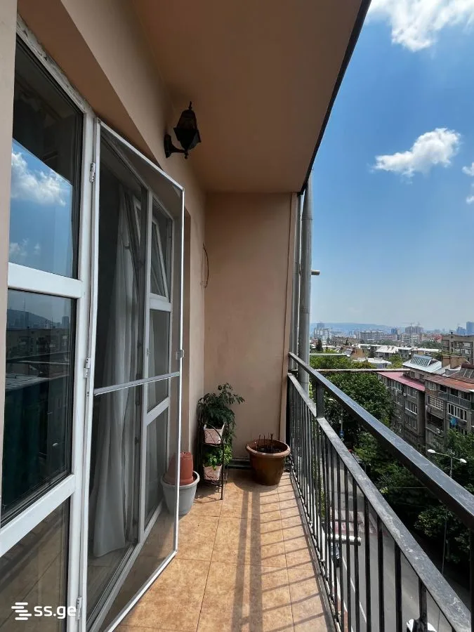 3 room Flat For Sale. Saburtalo · 6/11