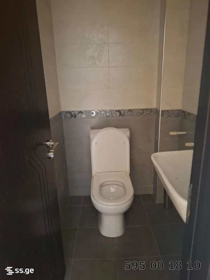 3 room Flat For Sale. Didi digomi · 4/10