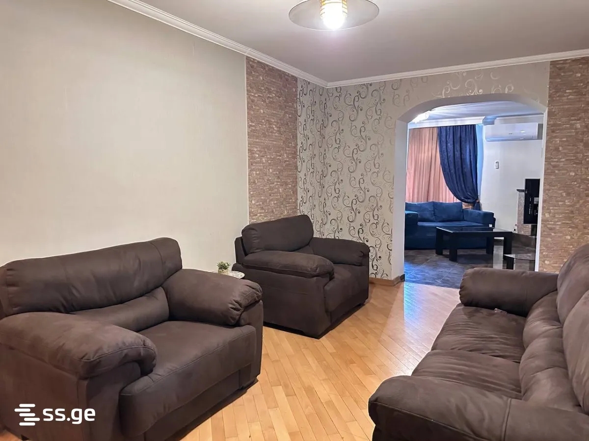 6 room Flat For Sale. Vera · 7