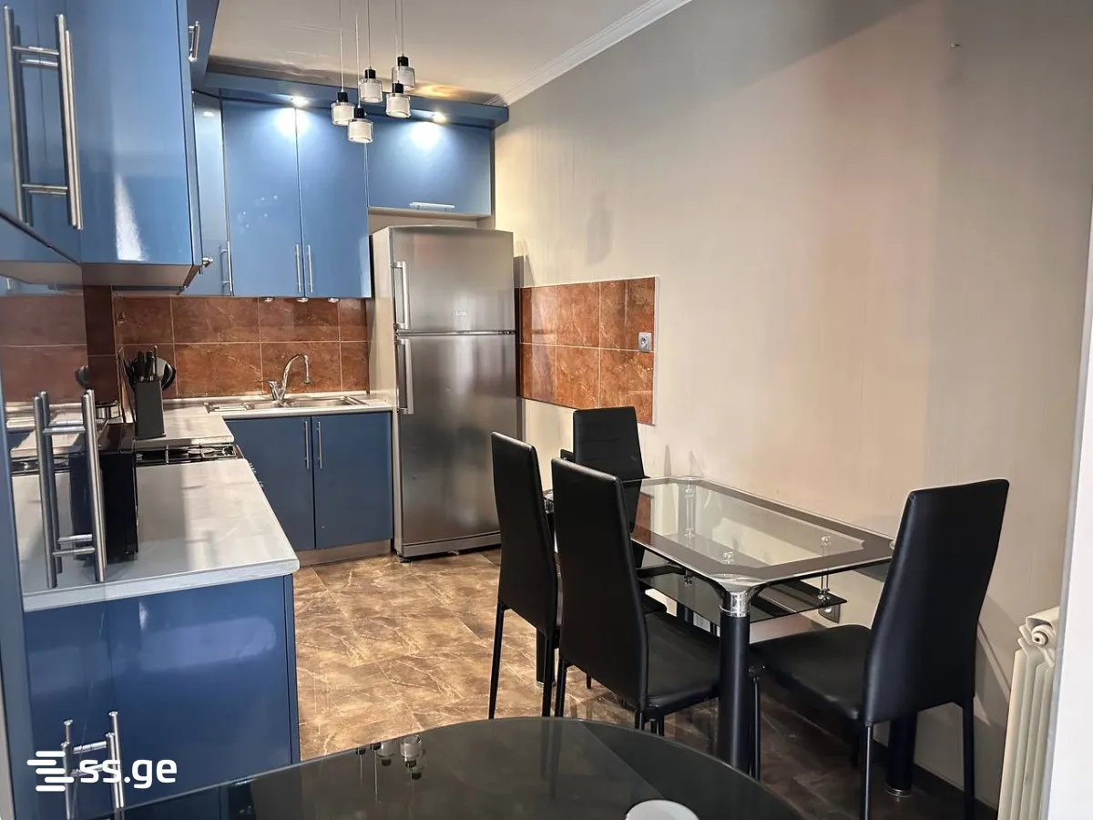6 room Flat For Sale. Vera · 8
