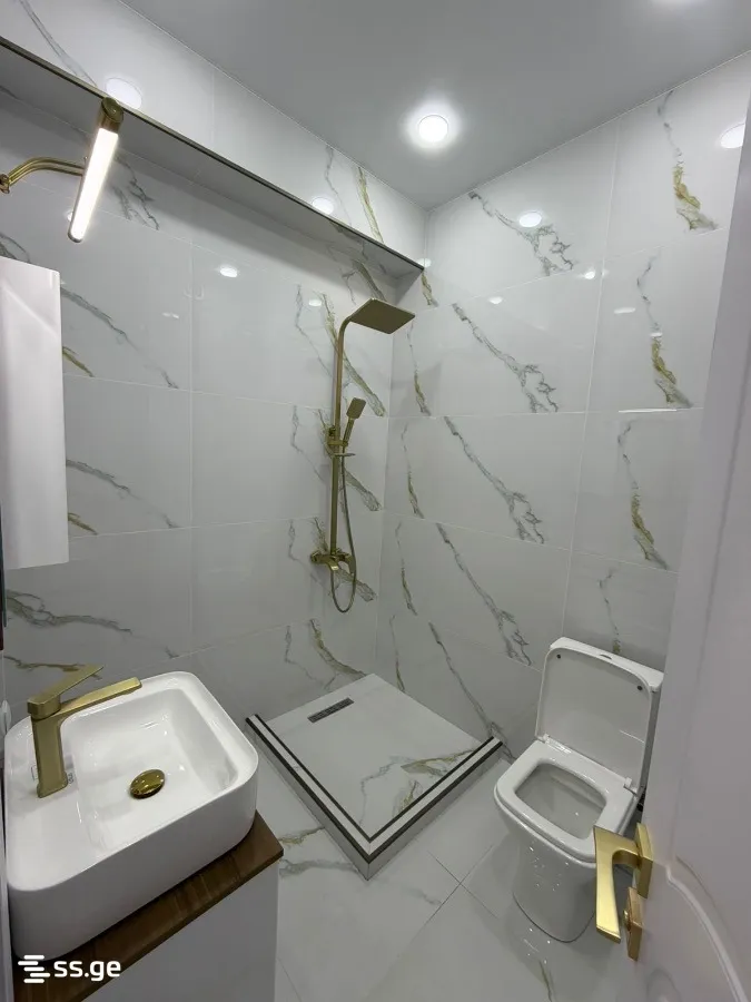 3 room Flat For Sale. Digomi village · 6