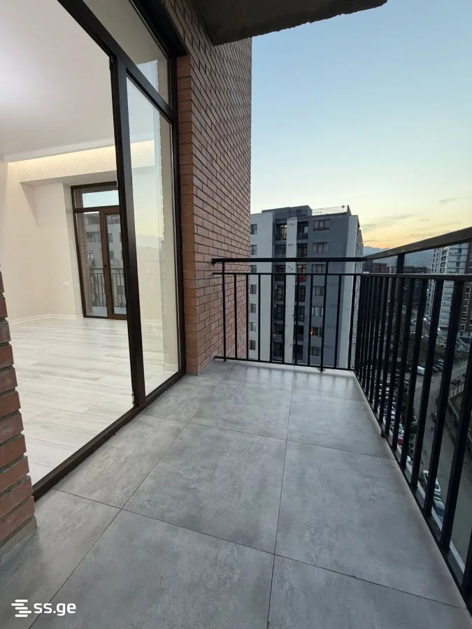 3 room Flat For Sale. Digomi village · 7/12