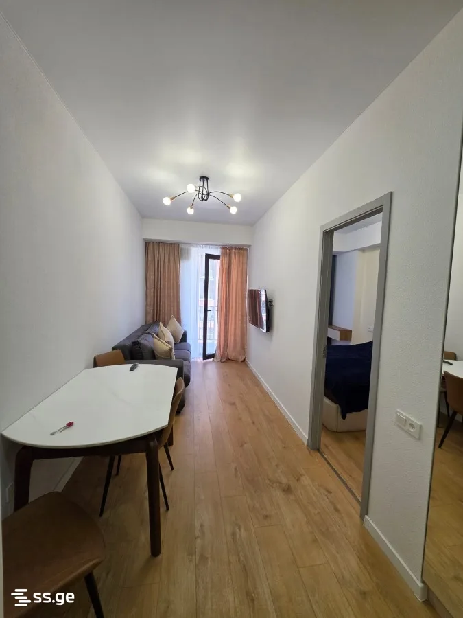 2 room Flat For Sale. Mesame masivi · 8/12