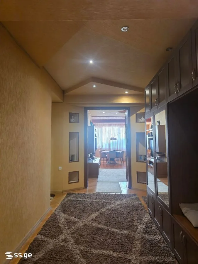 4 room Flat For Sale. Saburtalo · 11/12