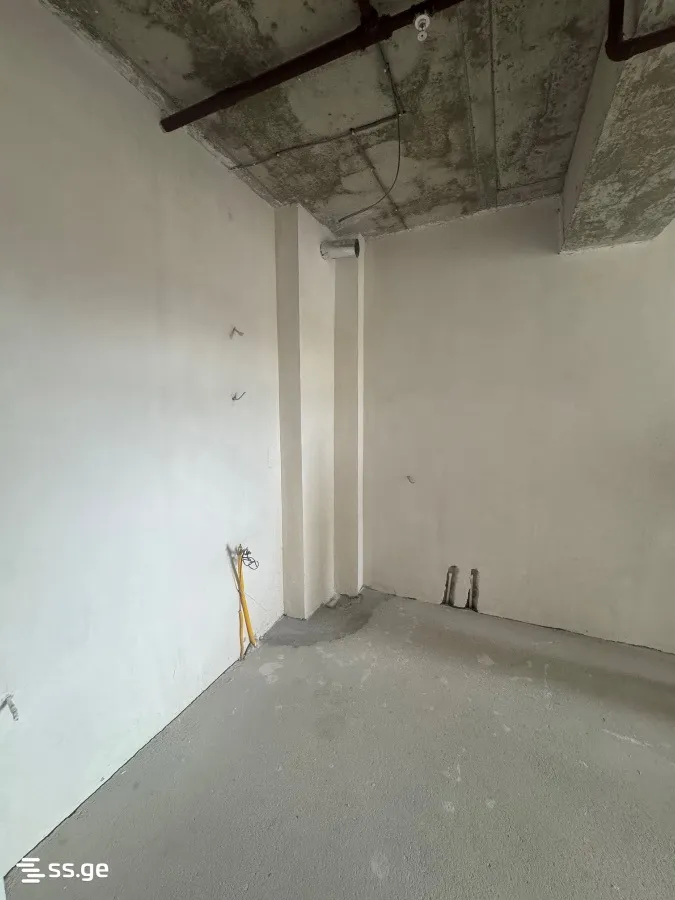 2 room Flat For Sale. Isani · 3