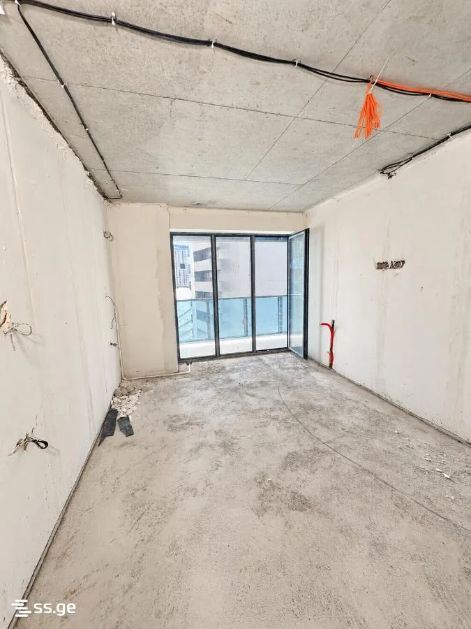 2 room Flat For Sale. Batumi · 4/12