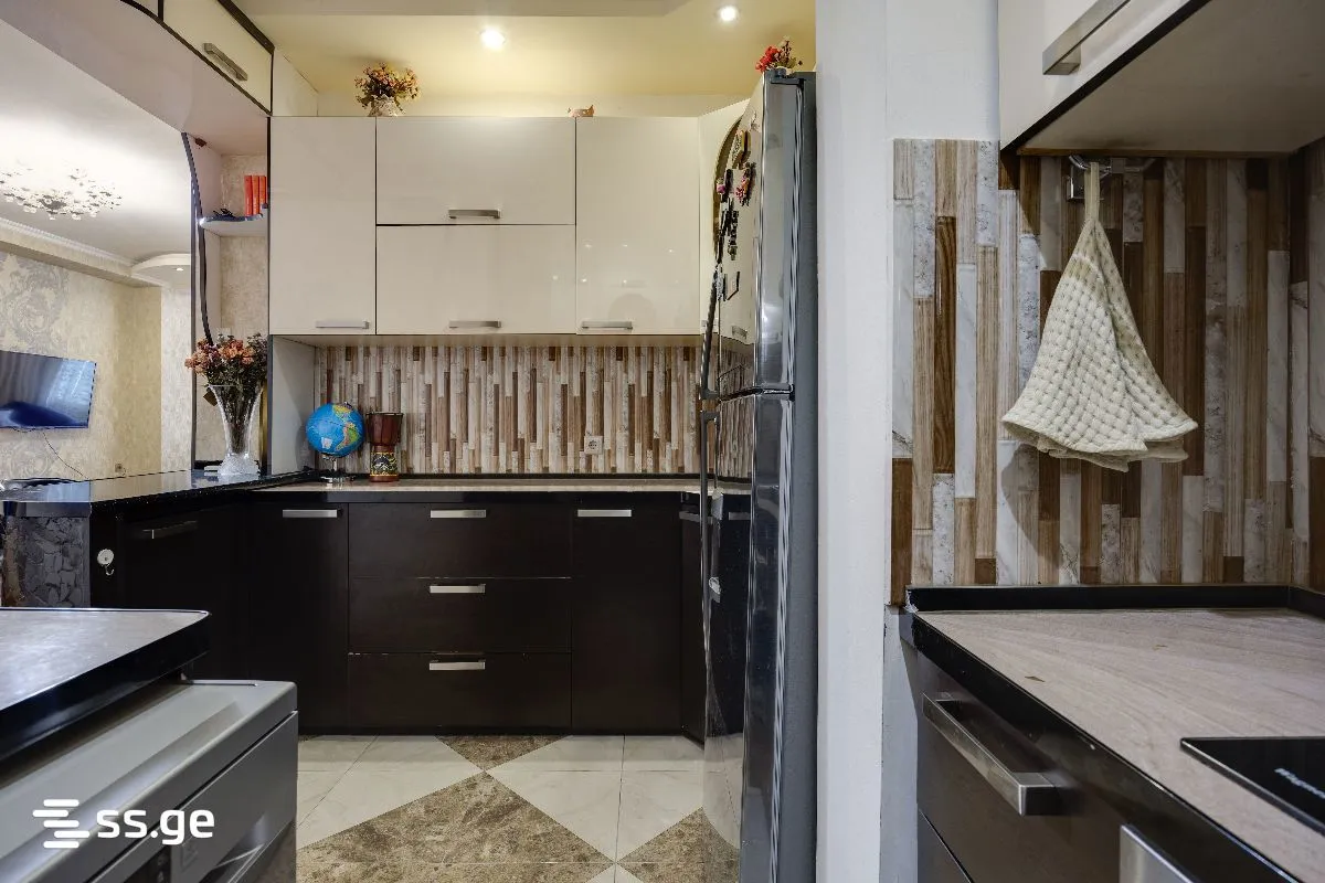 3 room Flat For Sale. Saburtalo · 10