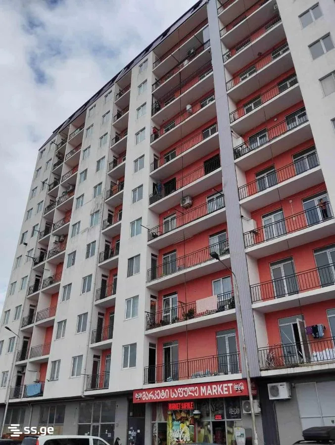 4 room Flat For Sale. Batumi · 2/12