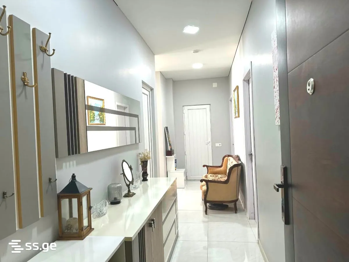 4 room Flat For Sale. Batumi · 3