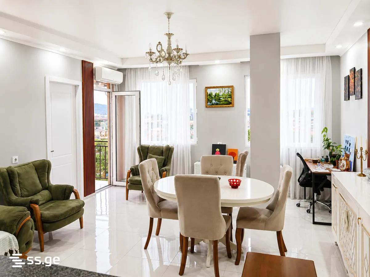 4 room Flat For Sale. Batumi · 4