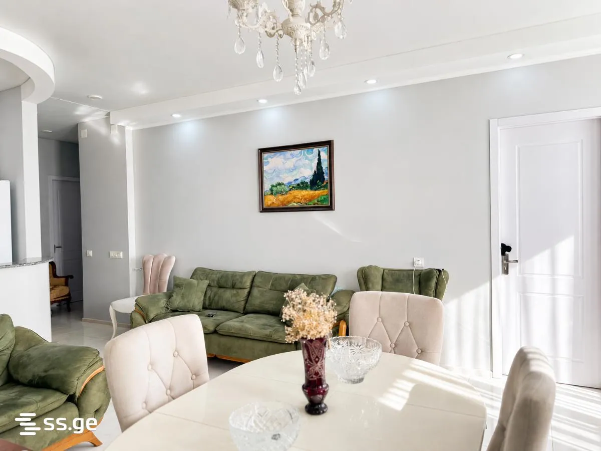 4 room Flat For Sale. Batumi · 5