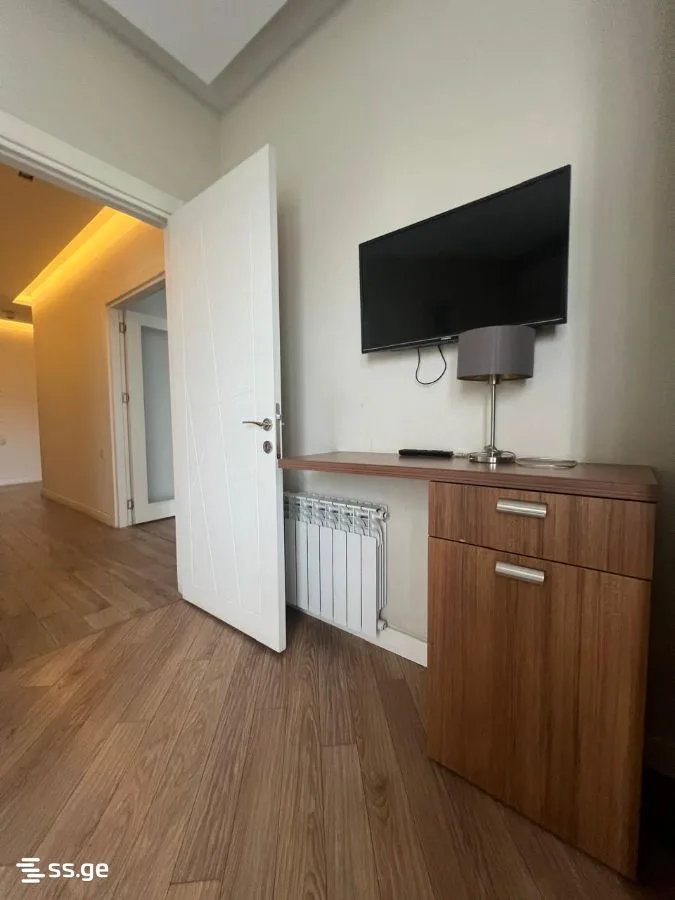 3 room Flat For Sale. Batumi · 6/12