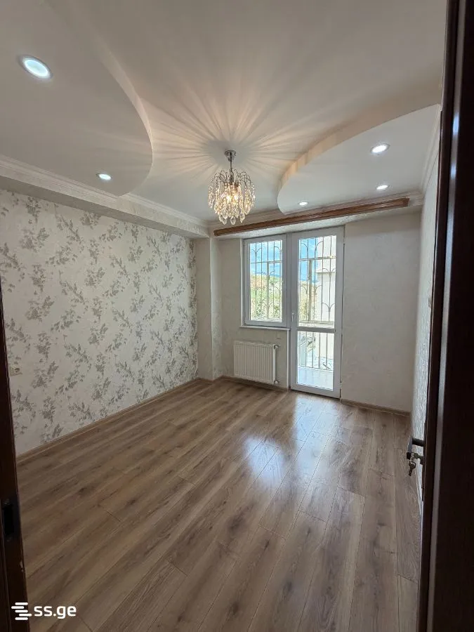 5 room Flat For Sale. Didi digomi · 4
