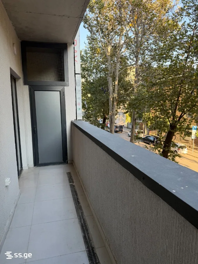 2 room Flat For Sale. Didube · 9/9