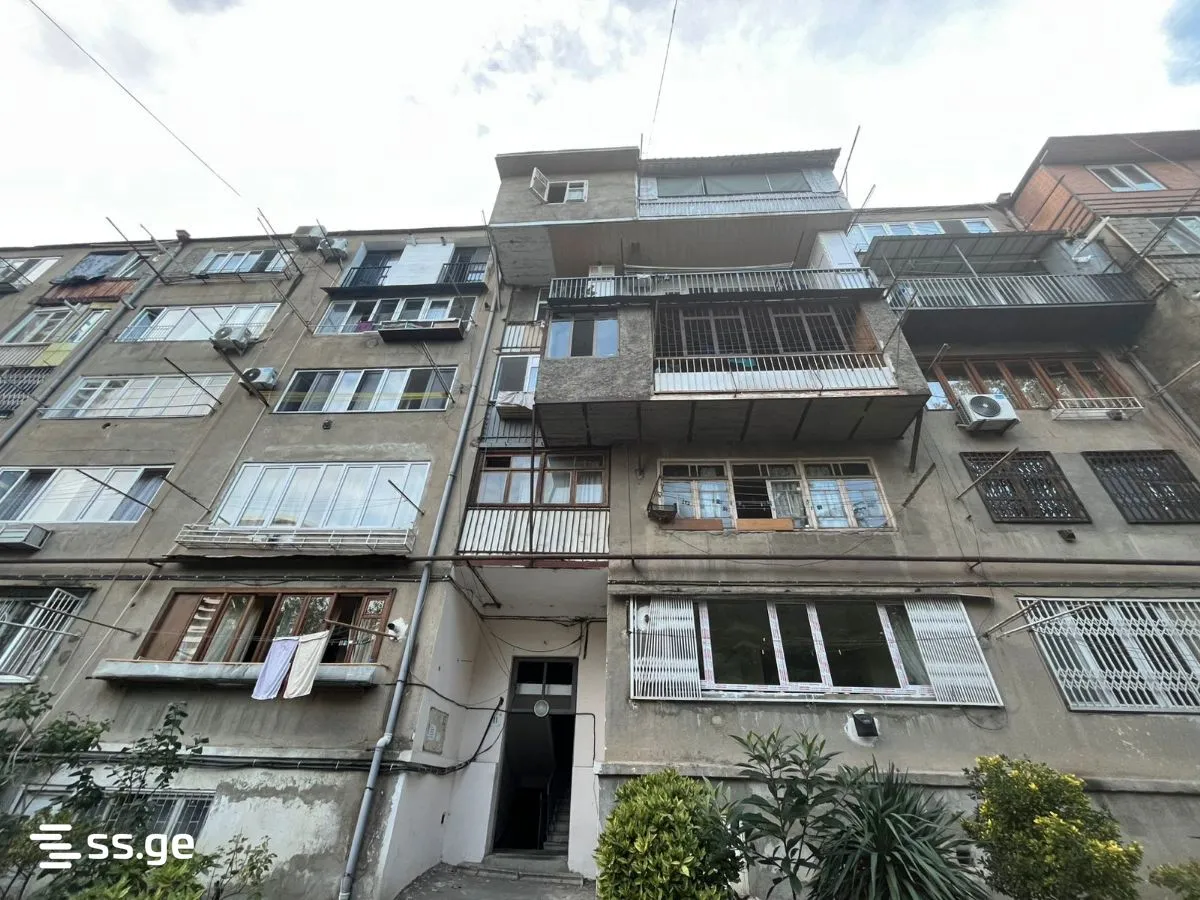 3 room Flat For Sale. Saburtalo · 9