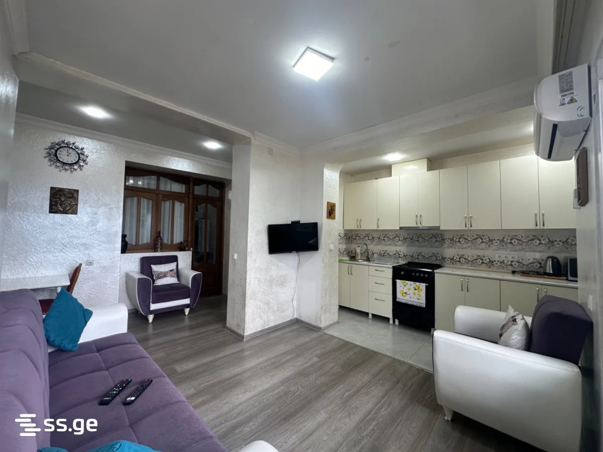 5 room Flat For Sale. Batumi · 2/12