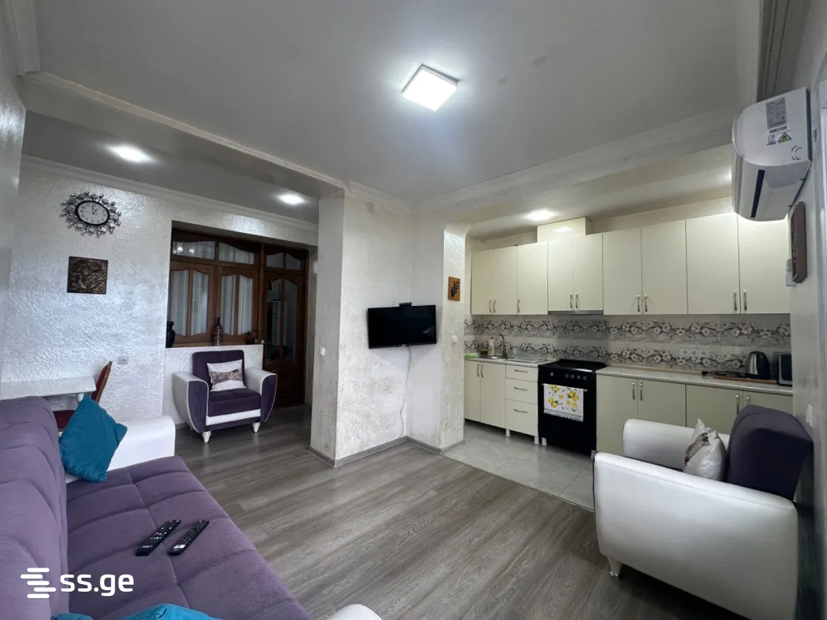 5 room Flat For Sale. Batumi · 2