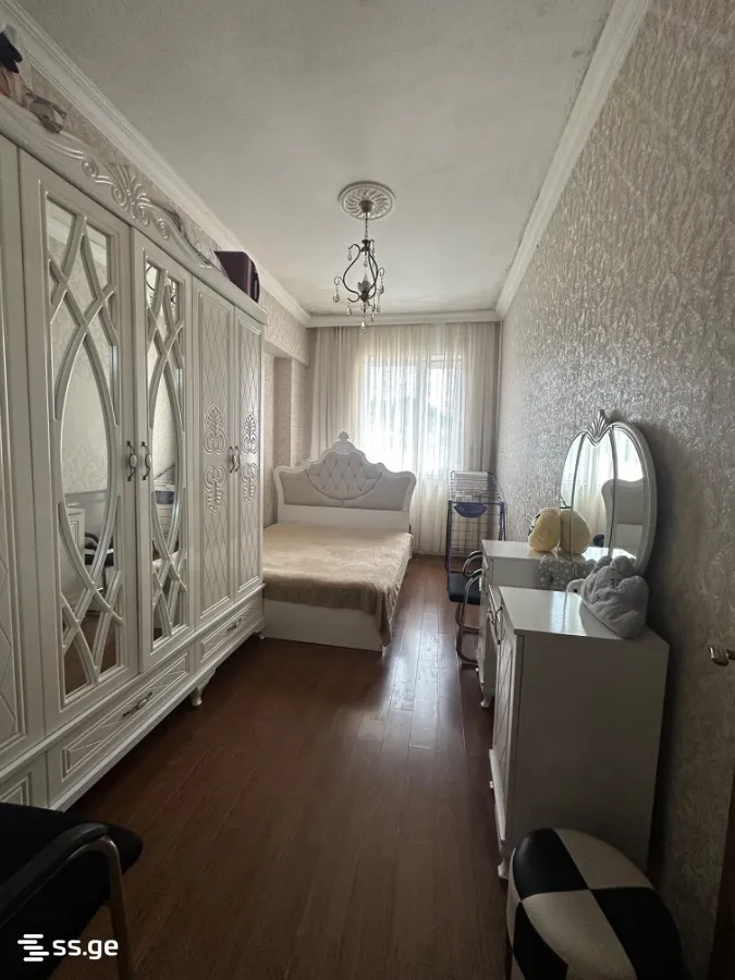 5 room Flat For Sale. Batumi · 8