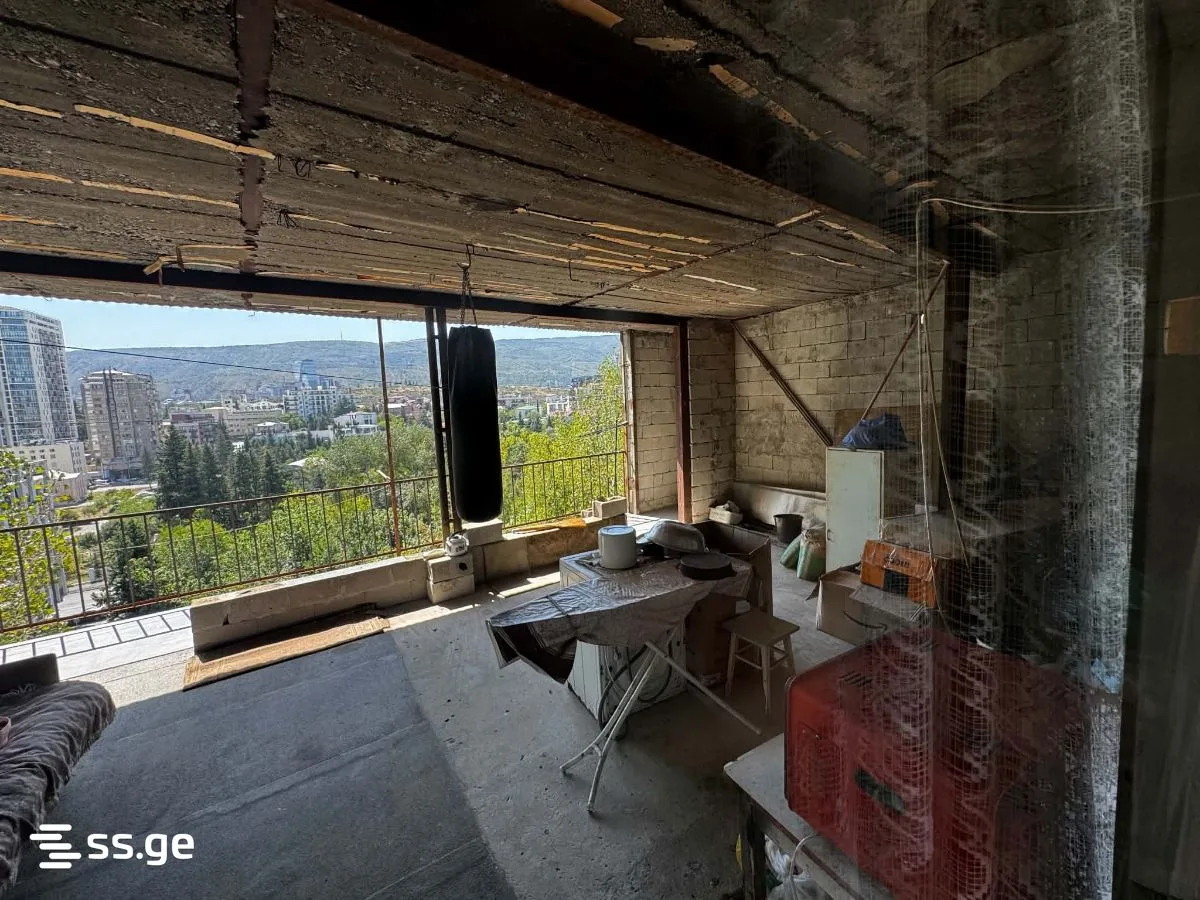 7 room Flat For Sale. Saburtalo · 2/10