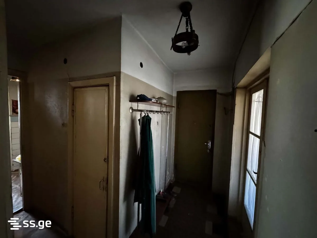 7 room Flat For Sale. Saburtalo · 7/10