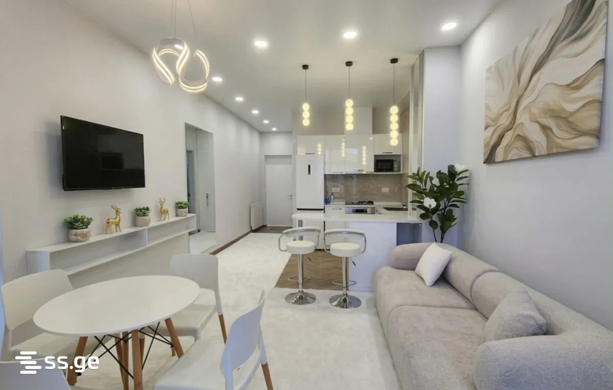 2 room Flat For Sale. Batumi · 4