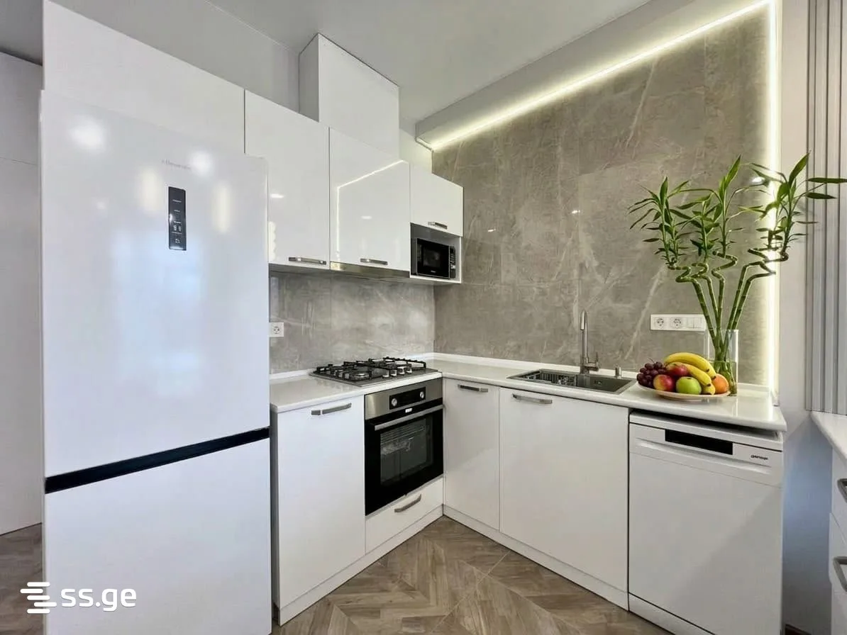 2 room Flat For Sale. Batumi · 8/9