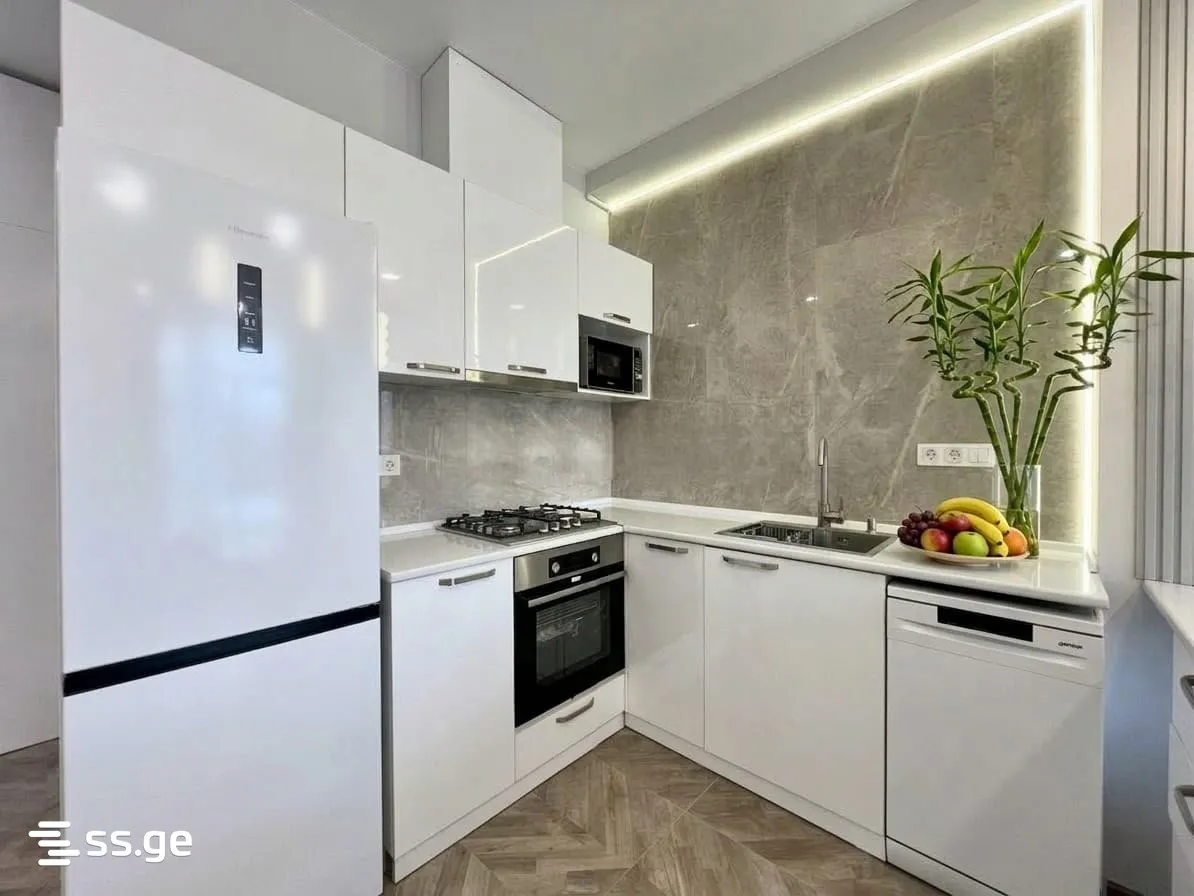 2 room Flat For Sale. Batumi · 8