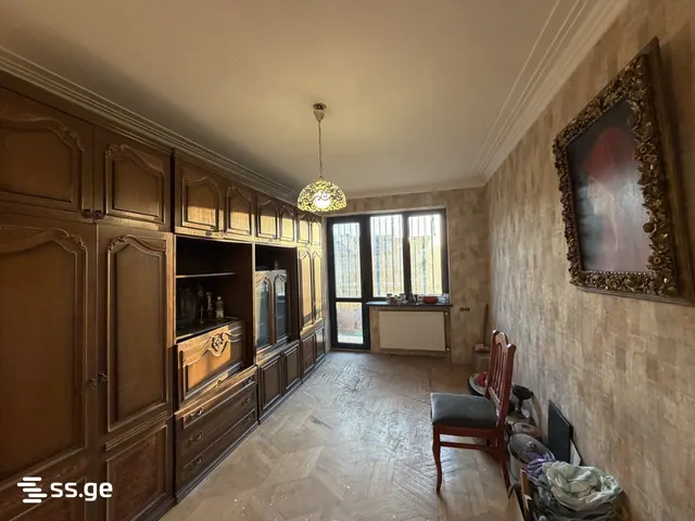 3-room, 240 m² · 8/8 floor