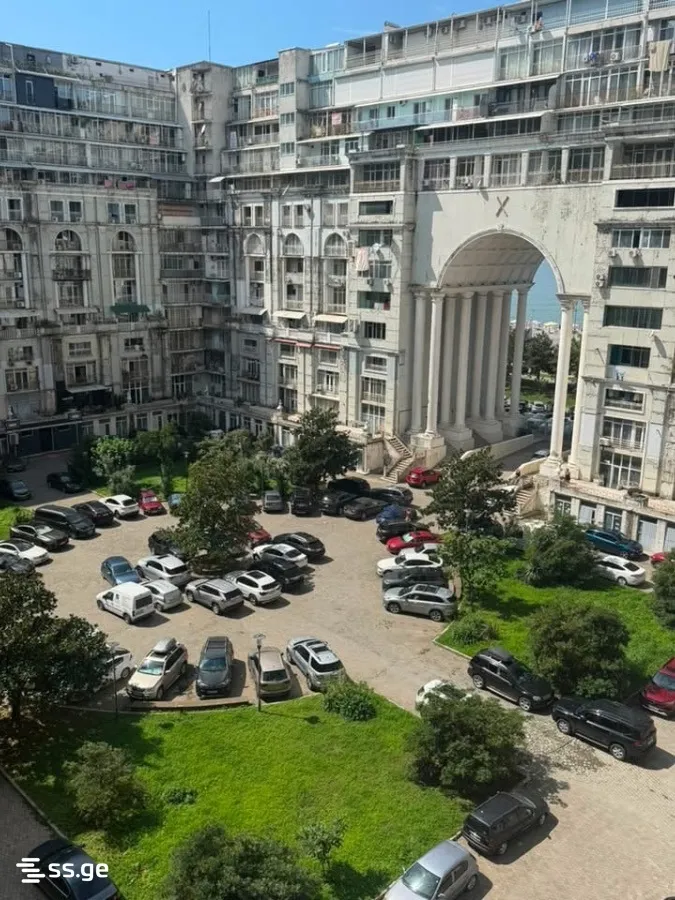 3 room Flat For Sale. Batumi · 7