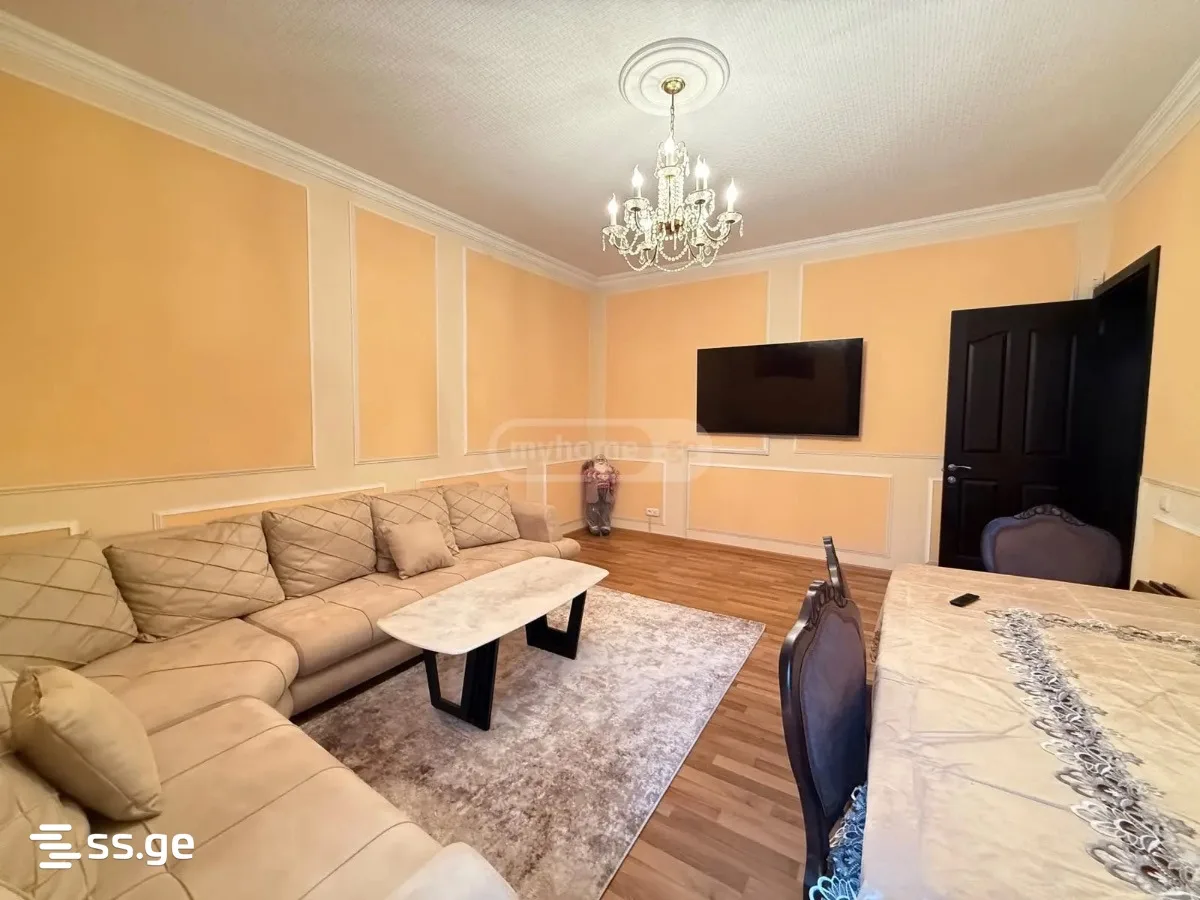 8 room Flat For Sale. Isani · 3/12