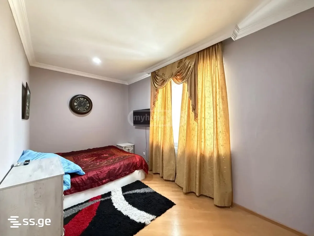 8 room Flat For Sale. Isani · 12/12