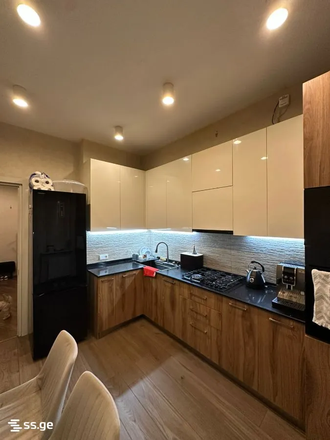 5 room Flat For Sale. Saburtalo · 3