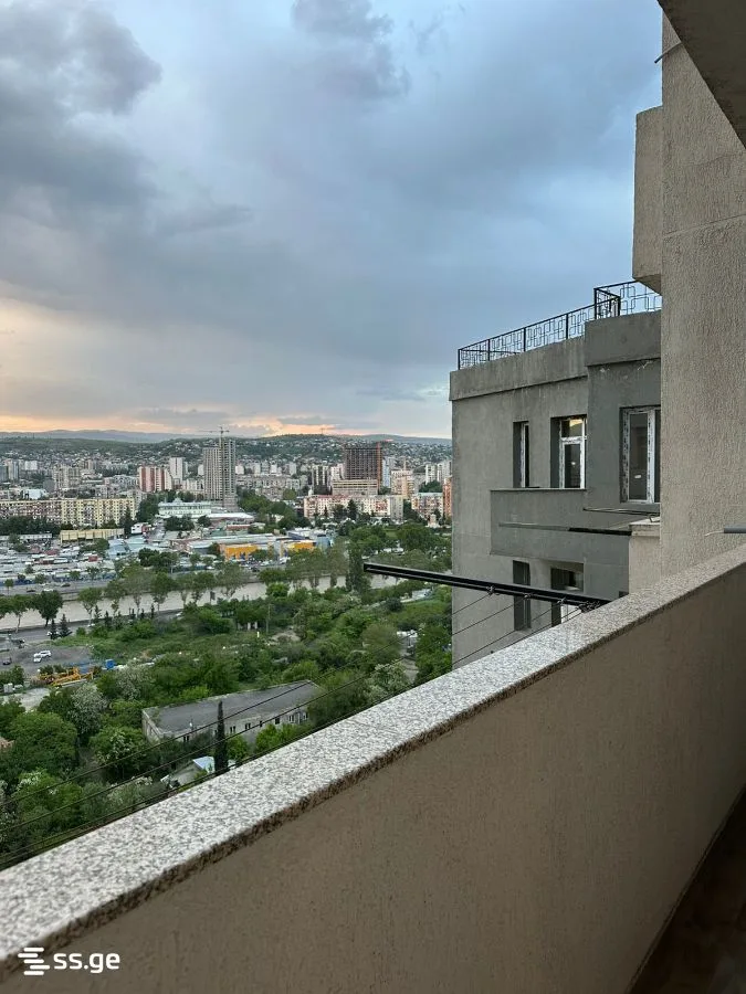 5 room Flat For Sale. Saburtalo · 10/12
