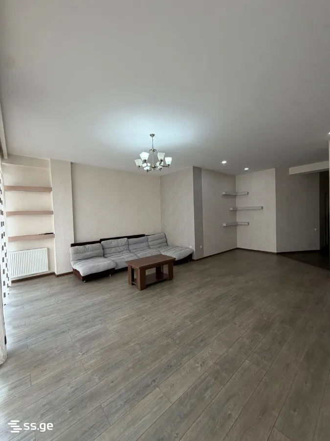 3 room Flat For Sale. Digomi