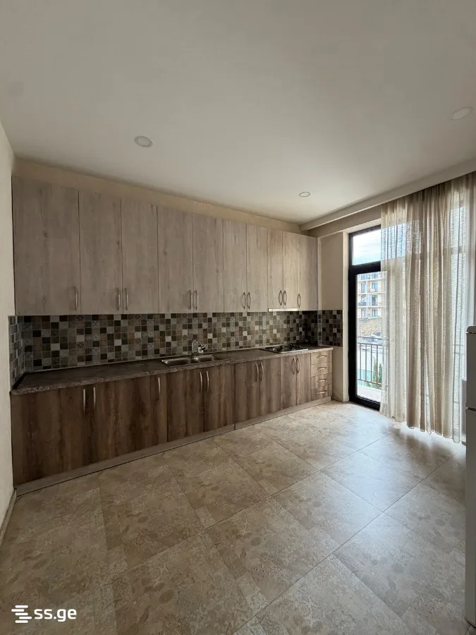 3 room Flat For Sale. Digomi · 7/9