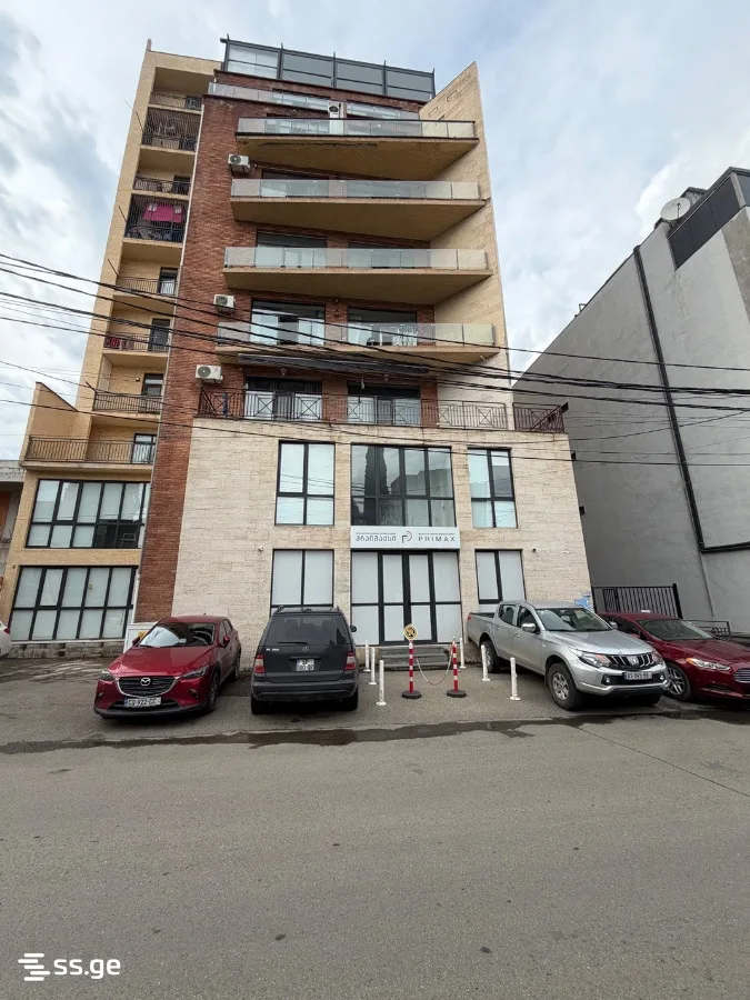 3 room Flat For Sale. Digomi · 9/9