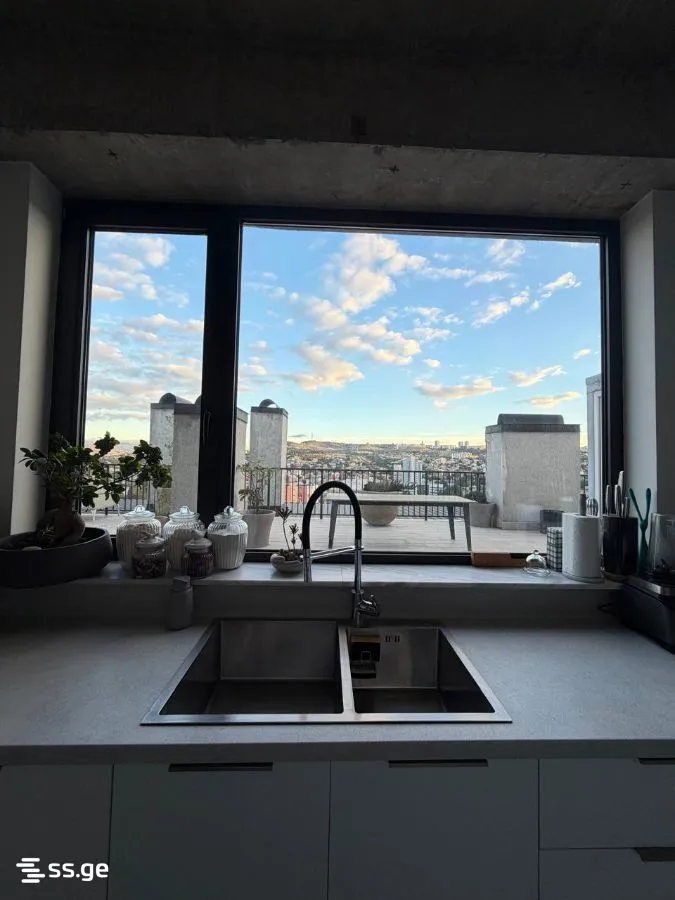 4 room Flat For Sale. Isani · 8